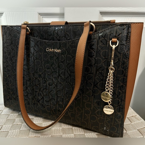 Calvin Klein Handbags - Brand New Calvin Klein Handbag